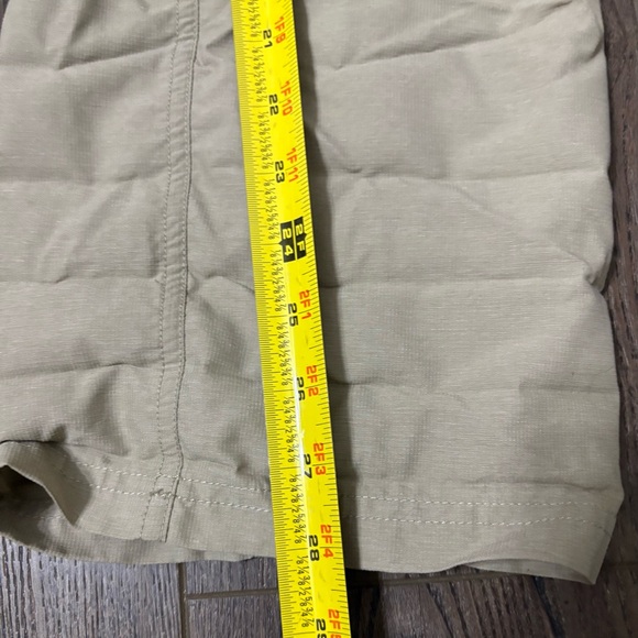 The North Face Women’s Beige Nylon Convertible Hiking Pants - Picture 10 of 15